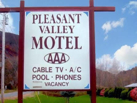 Pleasant Valley Motel West Stockbridge Exterior photo
